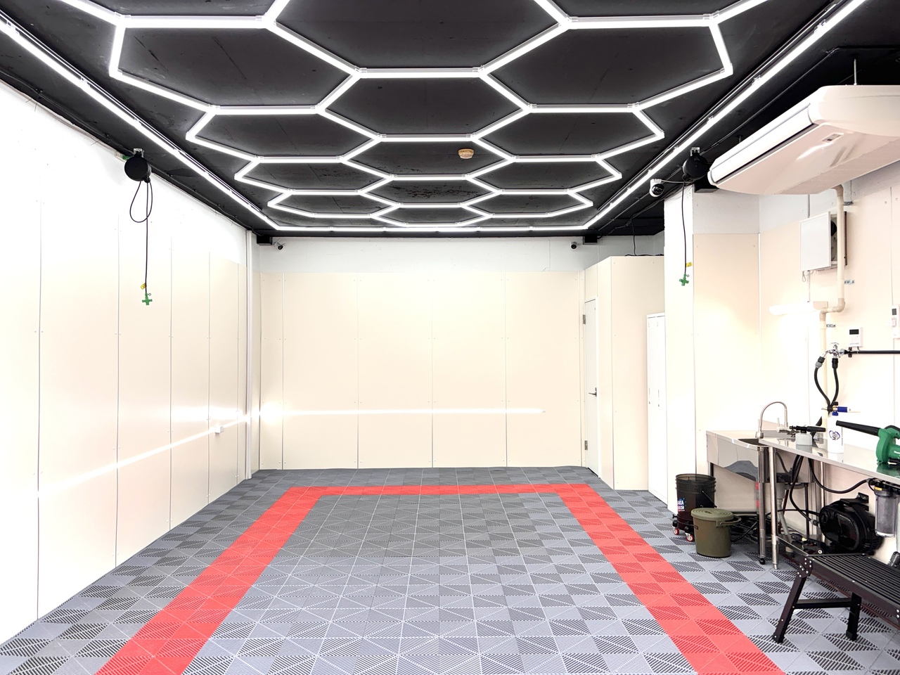 洗車！完全個室型、予約制セルフ洗車場純水手洗い洗車兵庫、須磨・長田店