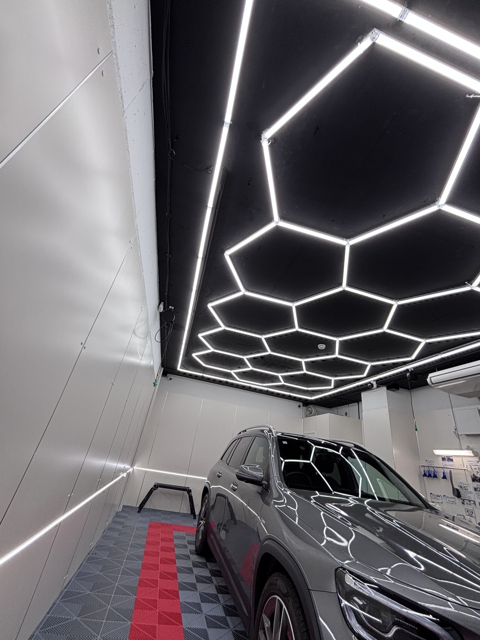 洗車！完全個室型、予約制セルフ洗車場純水手洗い洗車兵庫、須磨・長田店