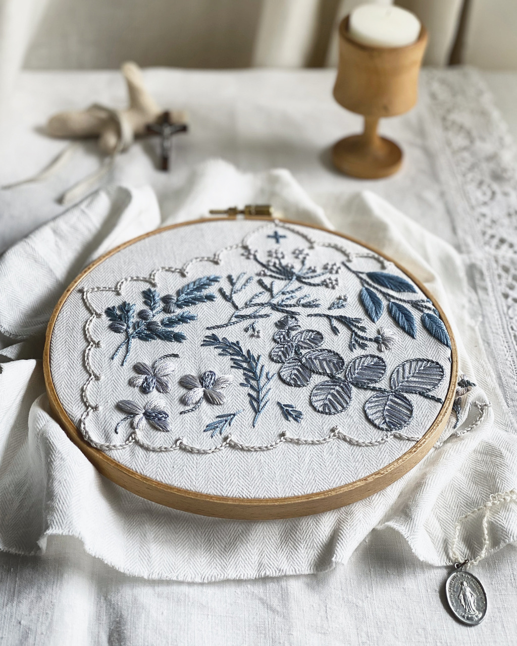 ひで　青と白の刺繍デザイン ひで 青と白の刺繍デザイン ひで 青と白の刺繍デザイン 青と白の刺繍