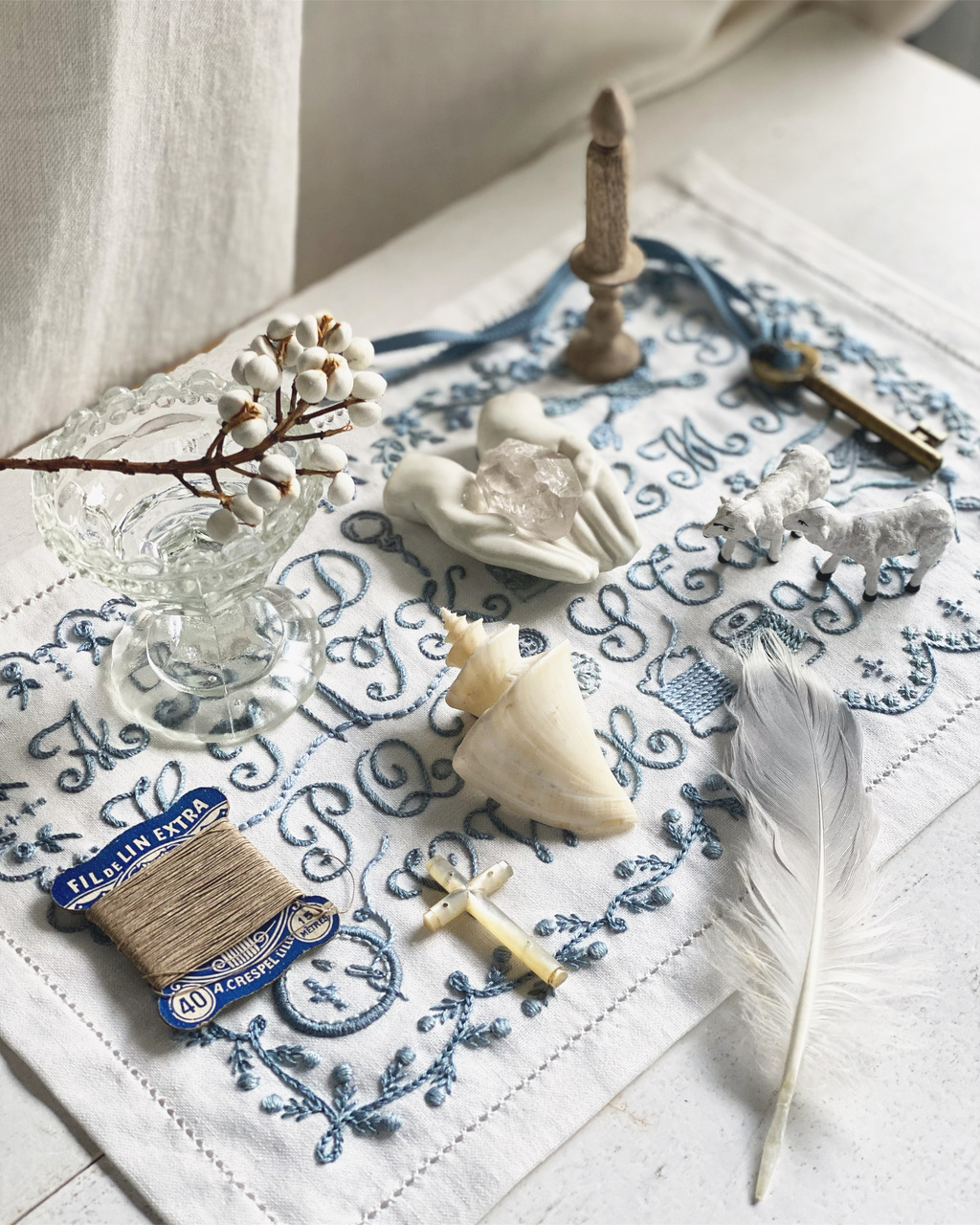 あいうえお　紺　ウール　刺繍　ペイズリー・花柄 あいうえお 紺 ウール 刺繍 ペイズリー・花柄 あいうえお 紺 ウール