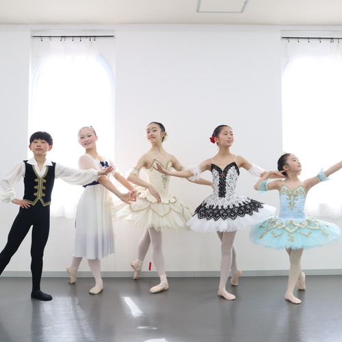 バレエ Mathy mqdefault.jpg