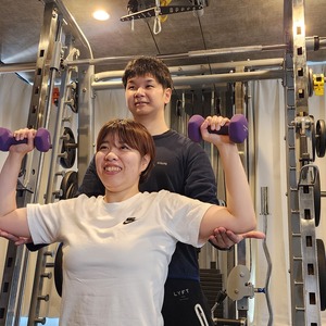 パーソナルジムBREEZE 高槻店