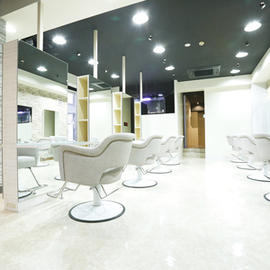 Hair Resort L'avenir(ヘアリゾートラヴィニール)