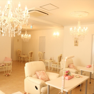 Total beauty salon  Mano Magia 　（マノマジク ）