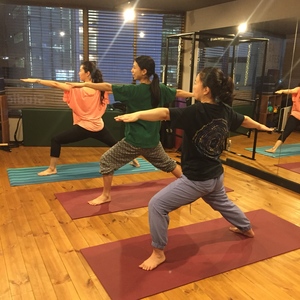 LEAVEN YOGA (レヴン ヨガ)