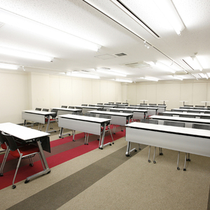 新橋駅前　PhilPortの大会議室　（定員50名）