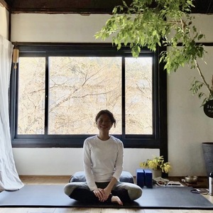 月草　Tomoko Inami Online Yoga Class