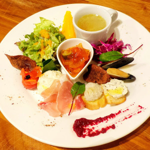 dining cafe SQUARE　ダイニングカフェスクエア