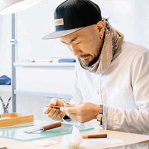 東京・銀座のレザークラフト/革教室なら 手縫い革教室 AJINA