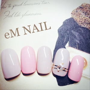 eM NAIL