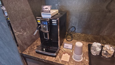 【6名会議室】名古屋市則武新町イオンモール/モニター/Wi-Fi/充電器/テレワークやWeb会議に最適