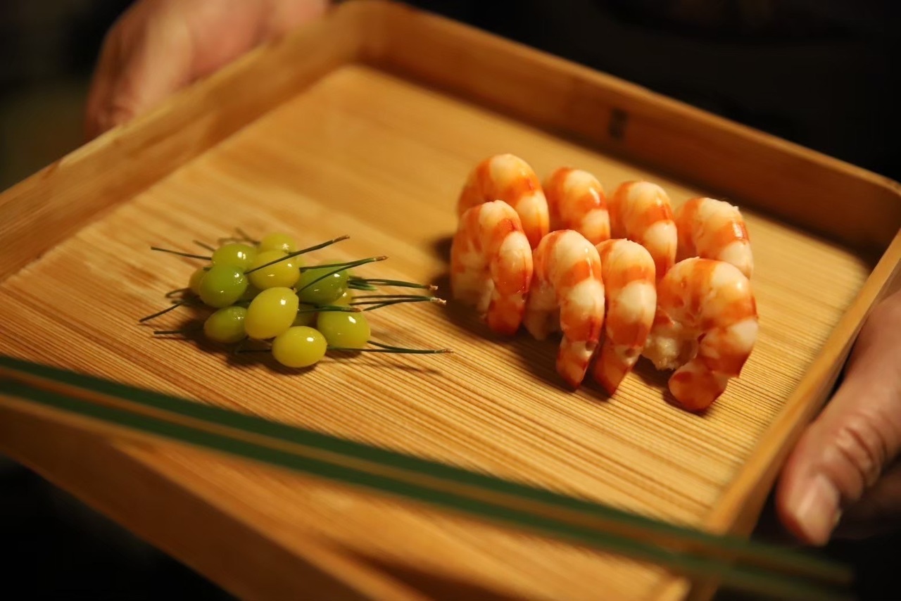 茶懐石料理 『 ひととせ牧田 』