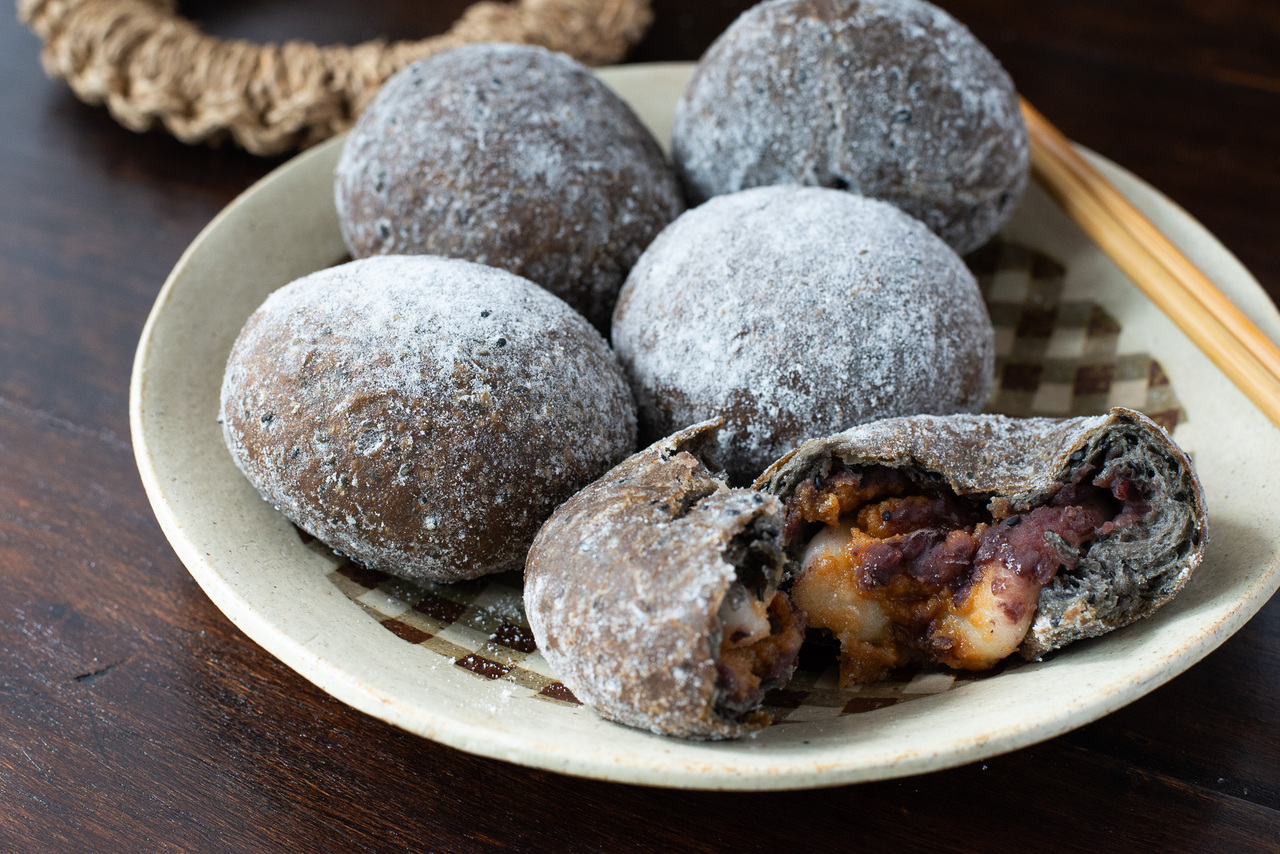 黒ごまあんドーナツ