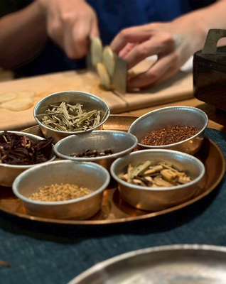 CLASS①【チャイ教室】スパイスと薬草研究室 