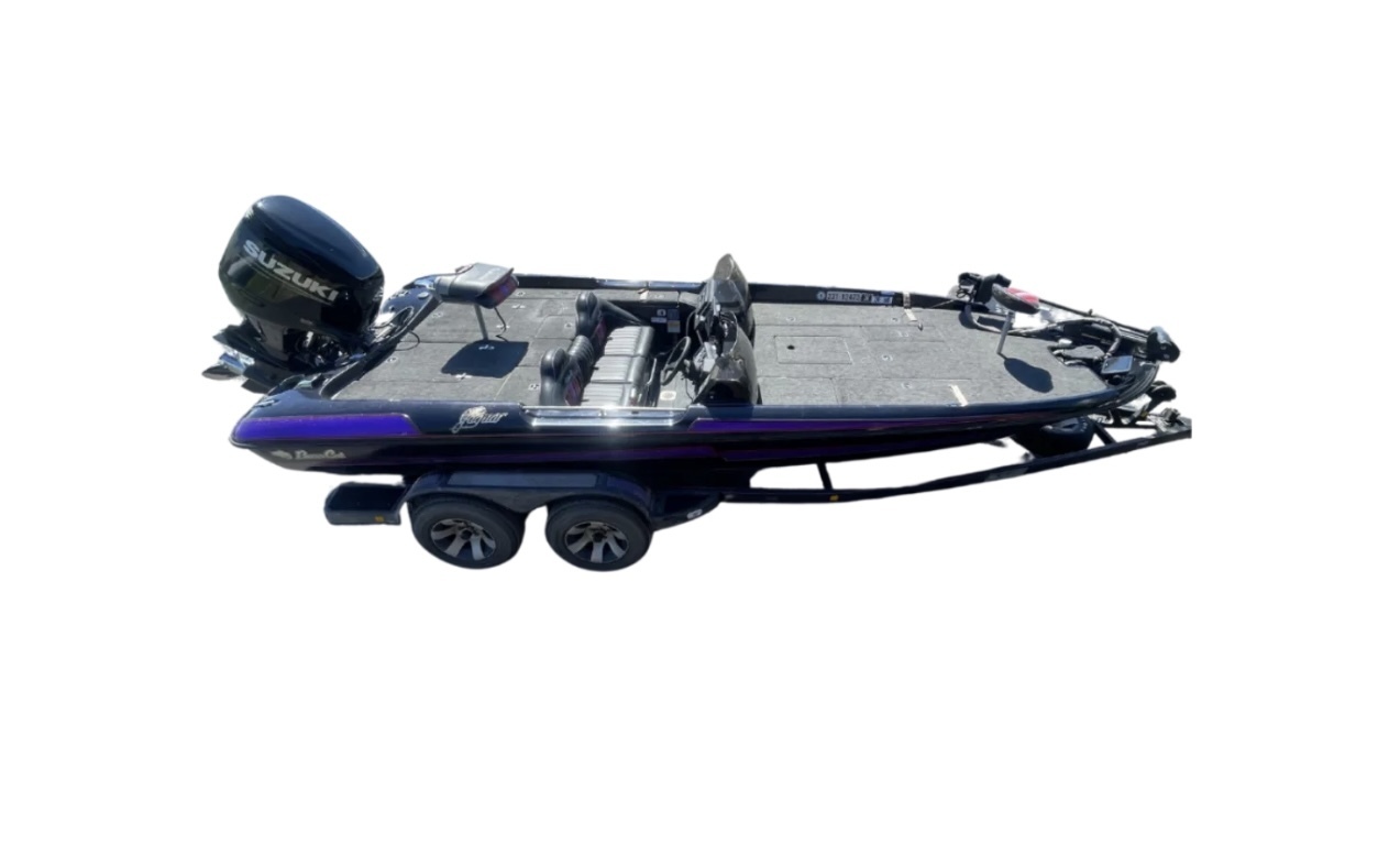 N4 BASSCAT 21ft 4人乗り ヨシカワベース出船