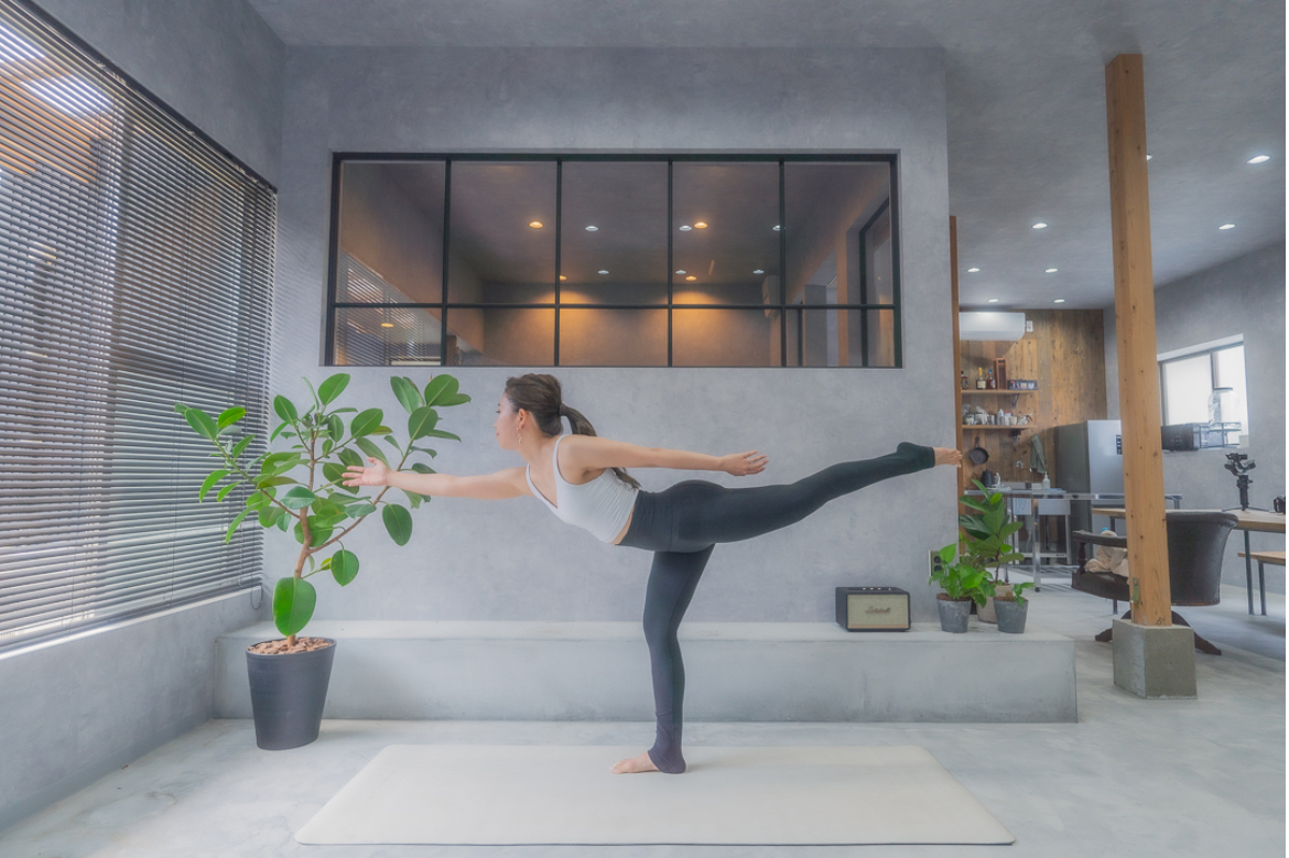 ヴィンヤサフローヨガ