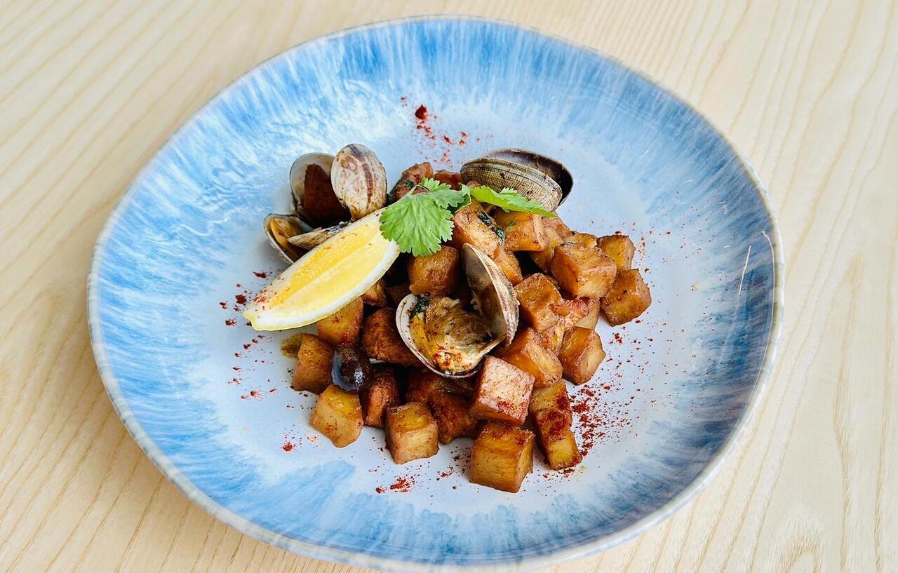 夜の席の予約／Table reservation for dinner／Reserva para o jantar