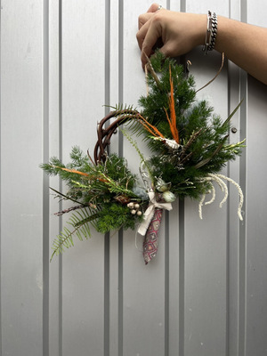 SPECIAL【１月限定　新春アレンジ～黒塗り竹花器に生ける～】竹を使った和モダンなアレンジメント