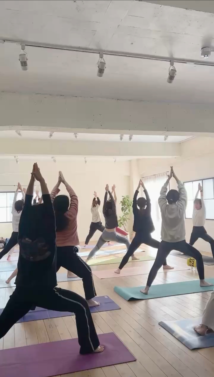 年末特別クラス・カラダと呼吸が巡るモーニングヨガ