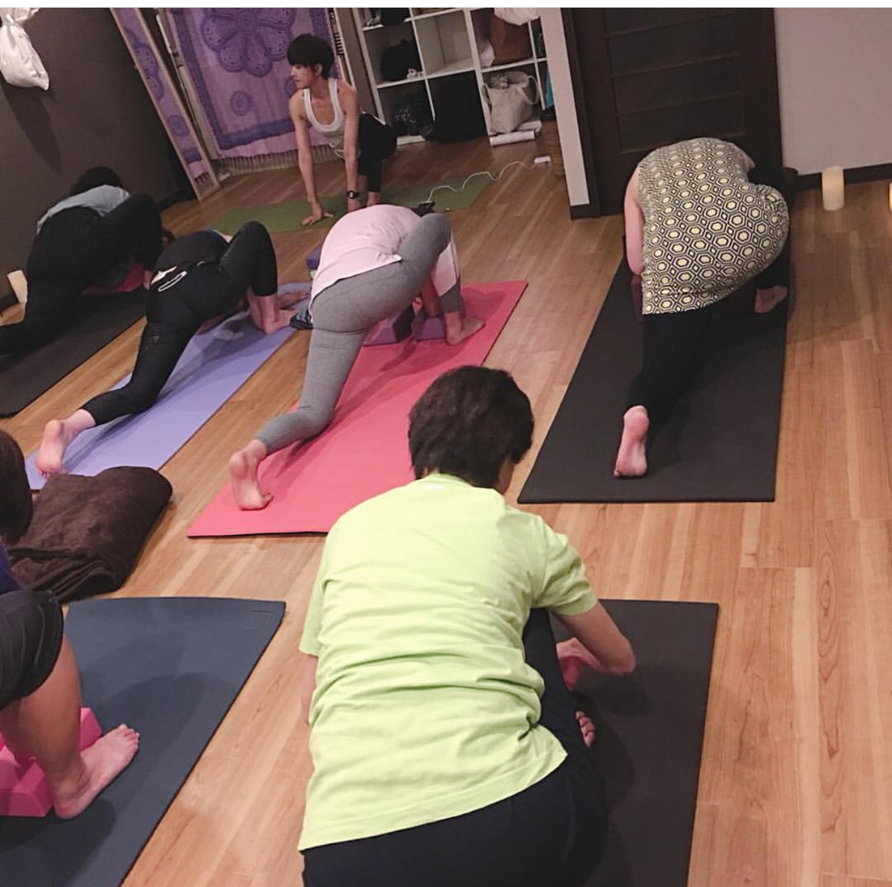 陰ヨガ (担当Akko先生)