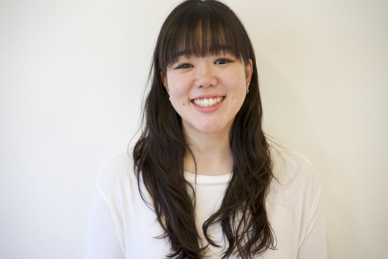 火曜 アロマヨガ【AYANO】19:30-20:30  