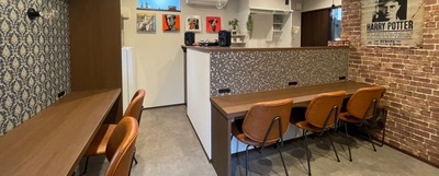 カフェスペース 1時間￥７００～（延長料金：追加１時間ごとに￥５００）