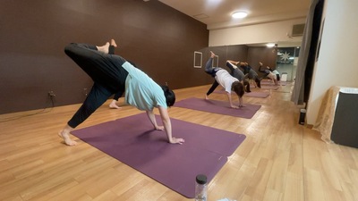 【代行レッスン】心と体をほどく休息ヨガ　🔥　　yasu