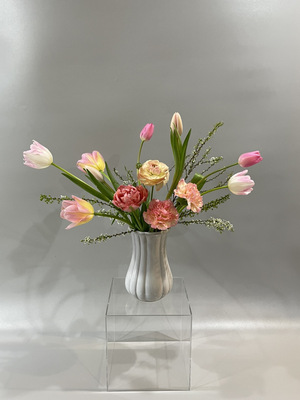 SPECIAL 【２月限定　チューリップの花瓶生けレッスン】旬のチューリップで華やかな花瓶装花を楽しむ