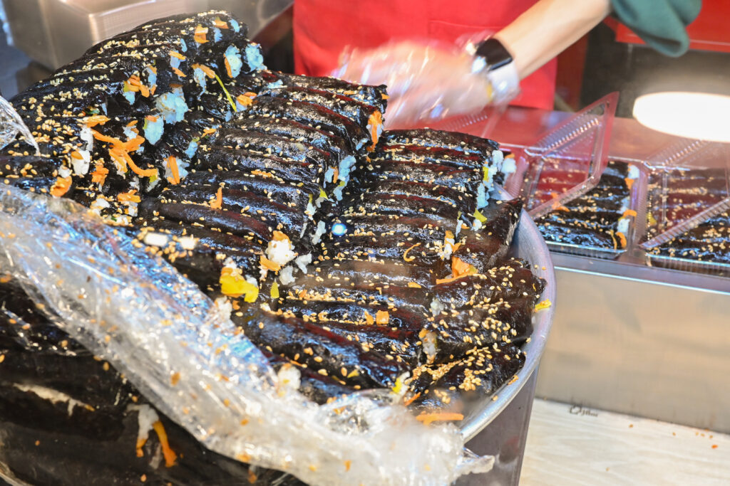 12月は韓国料理作ってみよう会　人気のコマキンパ　鶏の煮込み　白いキムチ・・・