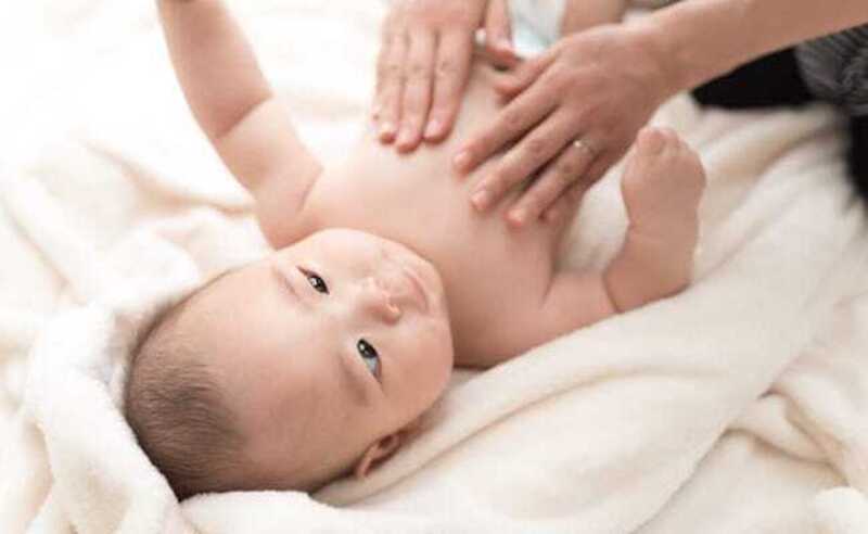 ベビーマッサージ