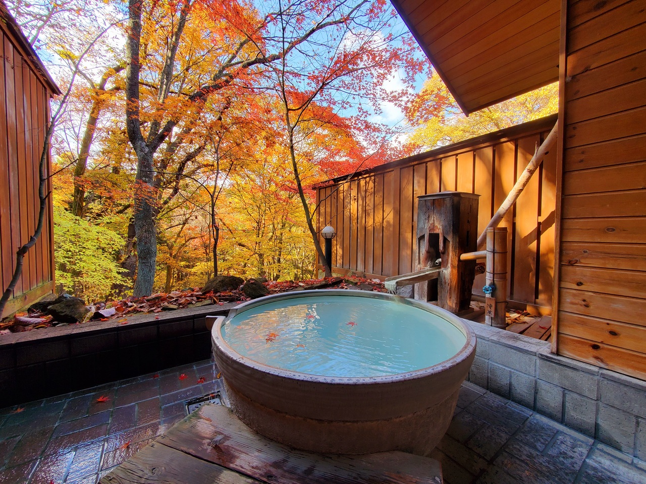 貸切露天風呂 きすげ (益子焼)