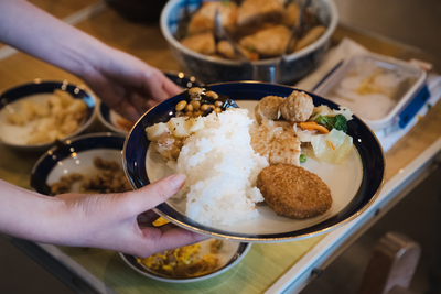 【7月26日】バイキング形式の食堂利用（1人200円）