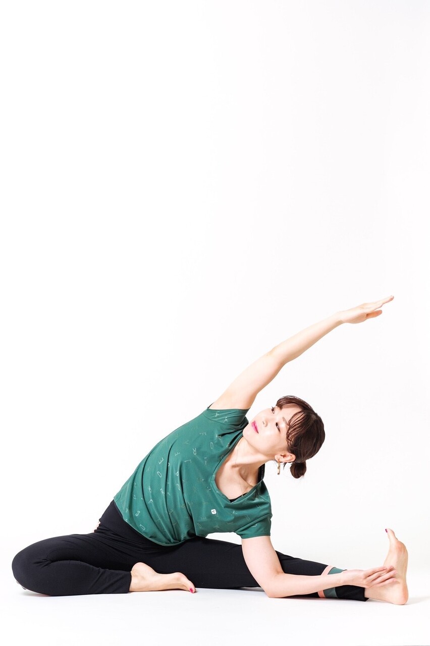 ★１　エアリアルヨガ　TAKAKO