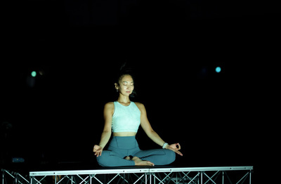 【TODAYYOGA -Refined-】 (80分) 講師：Sagara