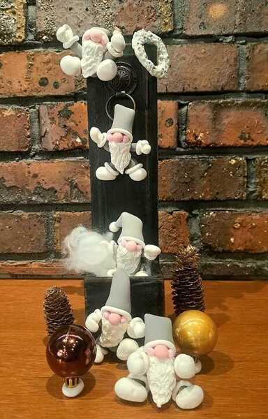 《錢屋塾》梅谷茉汀先生に習うデコクレイ講座~🎄賑やかサンタクロース🎄~