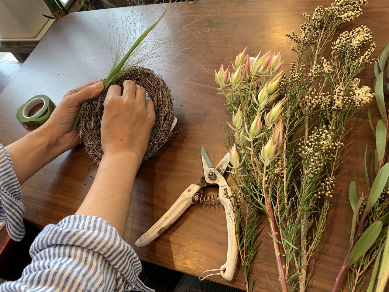 ローズヒップ フラワーレッスン予約