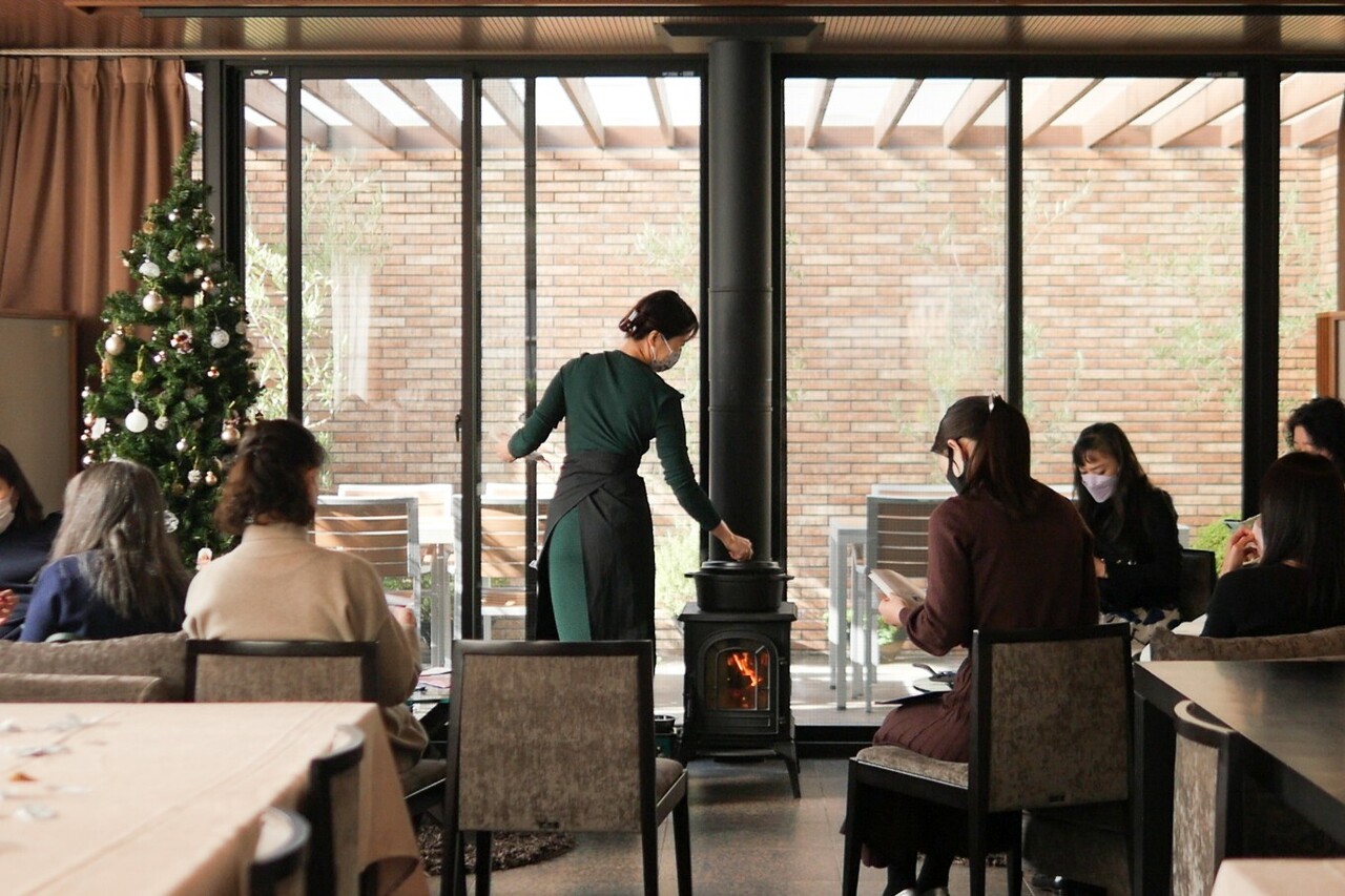 《錢屋塾》薪ストーブを囲む小さなクリスマス会