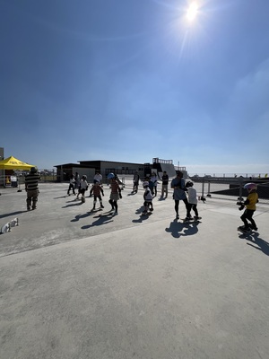 《平日限定》 STEP1 - 超初心者スケートボード体験会【ムラサキパーク鵠沼海浜公園店】