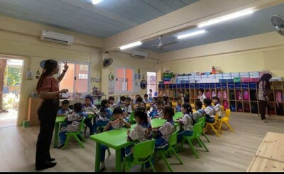 ローズ先生（Rosemarie Estepa）