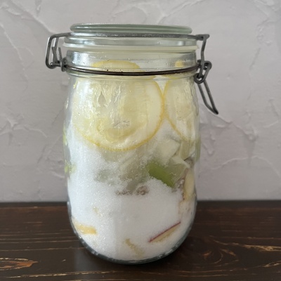 上級麹士と作る「黒麹フルーツ酵素シロップ」塩麹カラフルドレッシングのサラダブランチ、講師手作りの黒麹のお土産付き