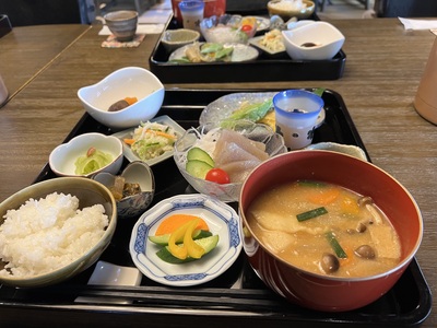 ベチバー畑散策　￥11.000ー       非売品ベチバーウォーターお土産・ランチ・.ベチバードリンク付き　