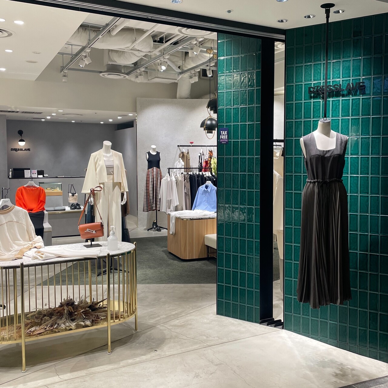 DRESSLAVE表参道ヒルズ店　予約ページ