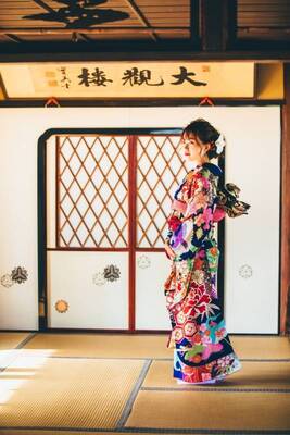 SNS映え間違いなし！着物とオリエンタル和装が着れるWプラン　レンタル＆着付け【山口県防府市】