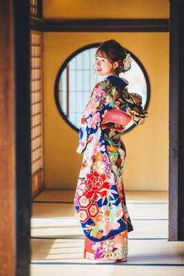 SNS映え間違いなし！着物とオリエンタル和装が着れるWプラン　レンタル＆着付け【山口県防府市】