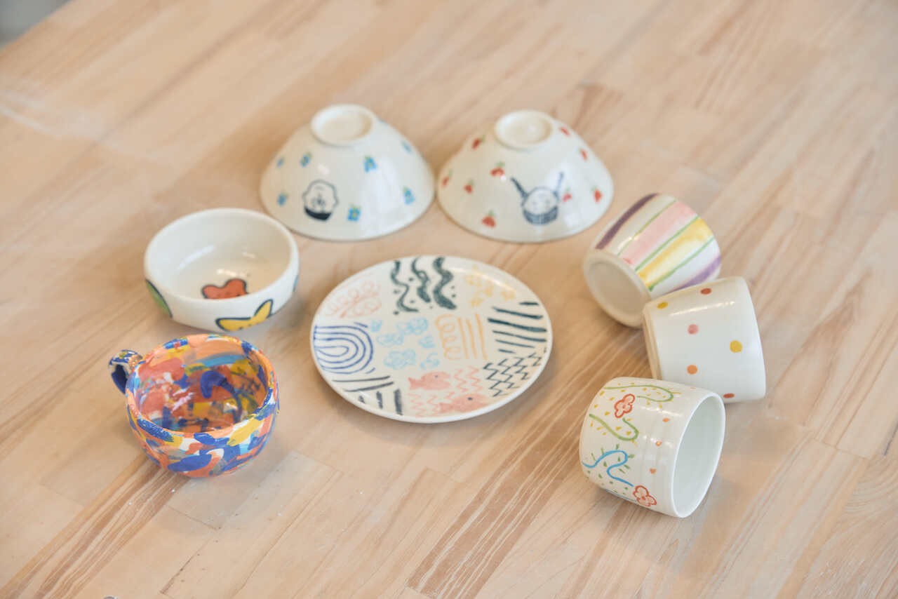 カラフル絵付け体験♪ 器選び放題！