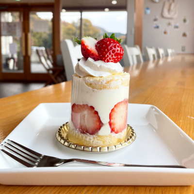 2/2~3/1まで【いちごのスイーツプレート】　農園朝採れの完熟いちごを使用 