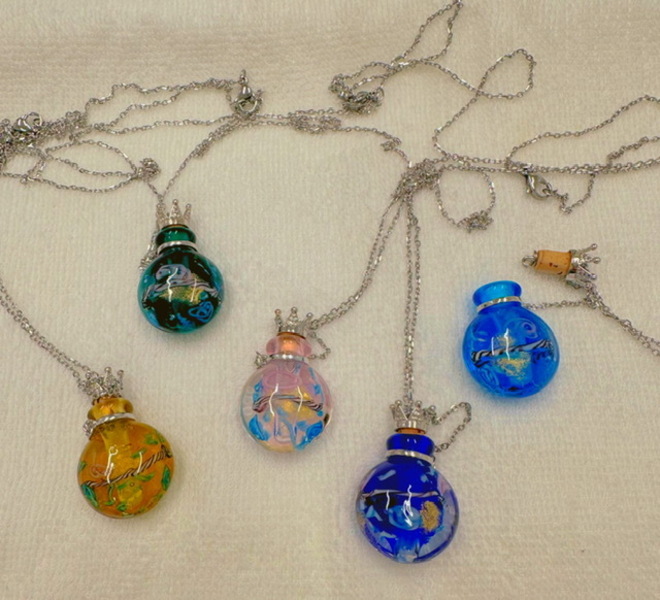 香りのネックレス作り