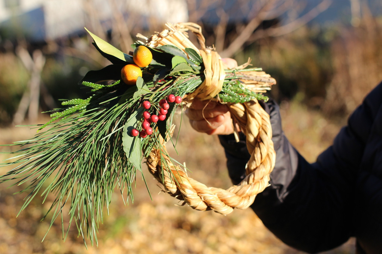 屋上で育った稲でお正月飾りづくり　12月27日（13時からと15時から）