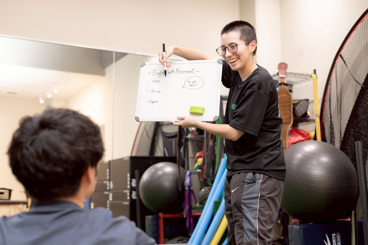 【グループレッスン】カラダで覚えるEnglish