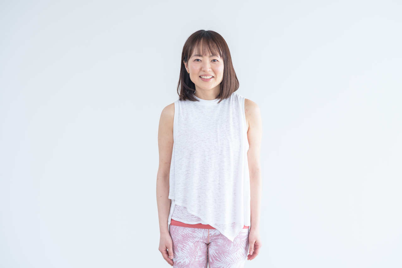 金10:00~11:20 はじめてハタヨガ(YUHO)